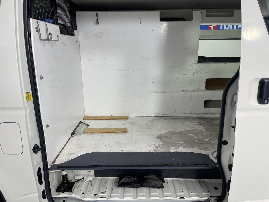 Photo '19' of Toyota Hiace Photo '19' of Toyota Hiace