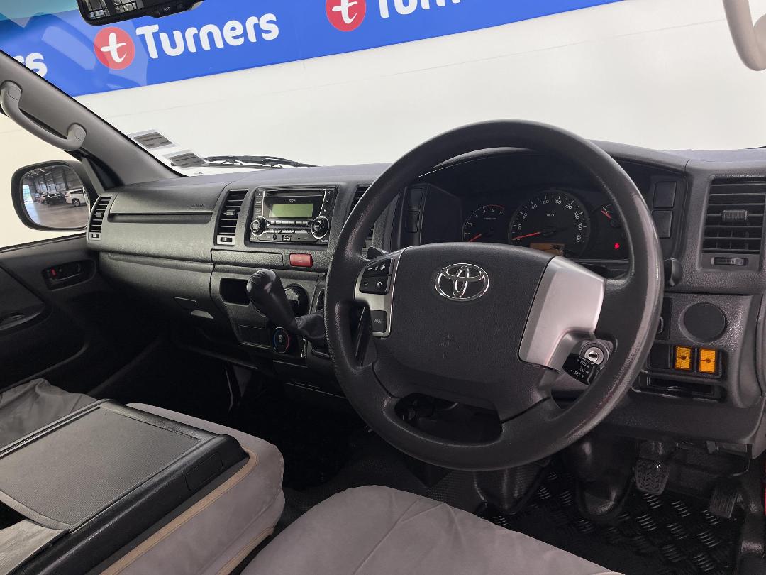 Photo '17' of Toyota Hiace Photo '17' of Toyota Hiace