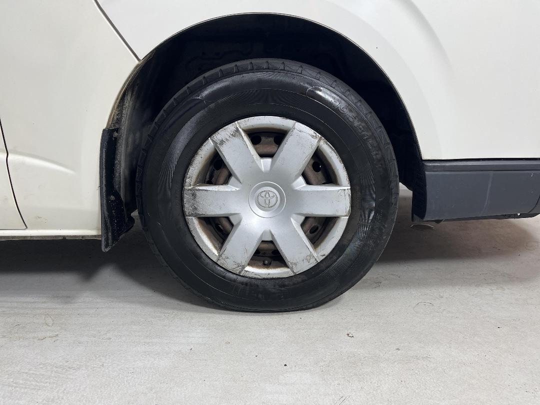 Photo '9' of Toyota Hiace