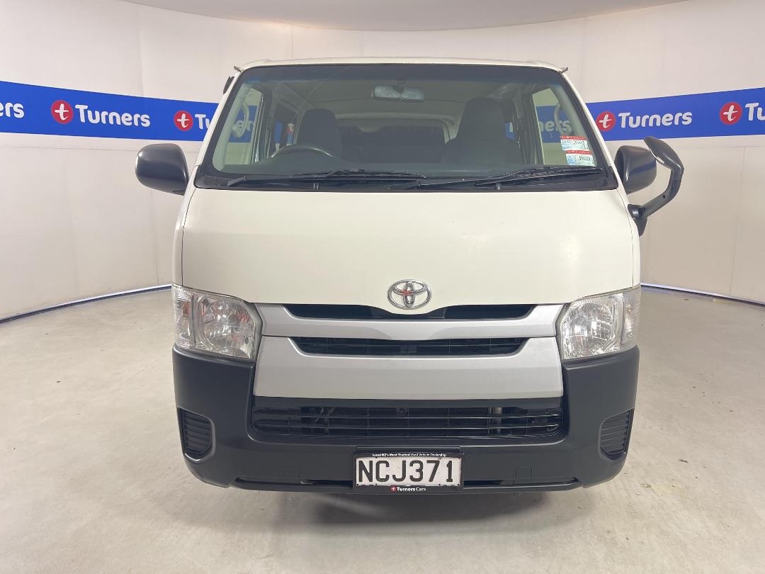 Photo '2' of Toyota Hiace