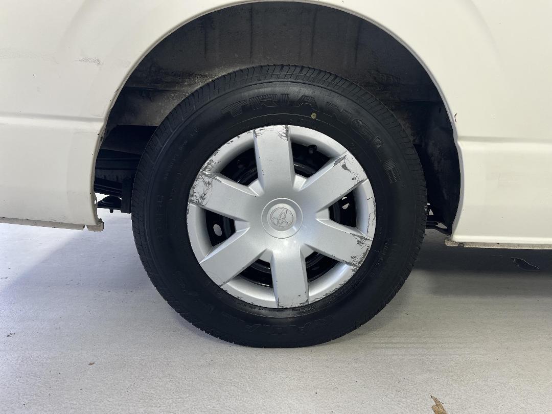 Photo '12' of Toyota Hiace