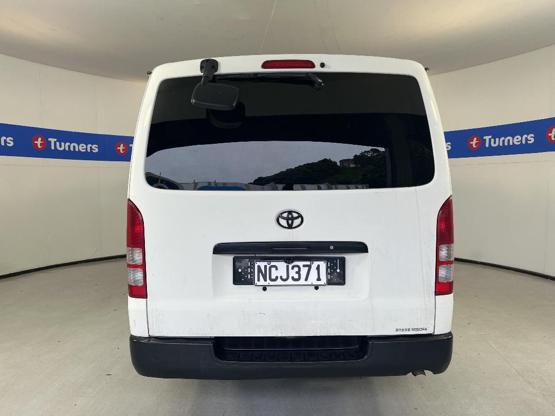 Photo '6' of Toyota Hiace