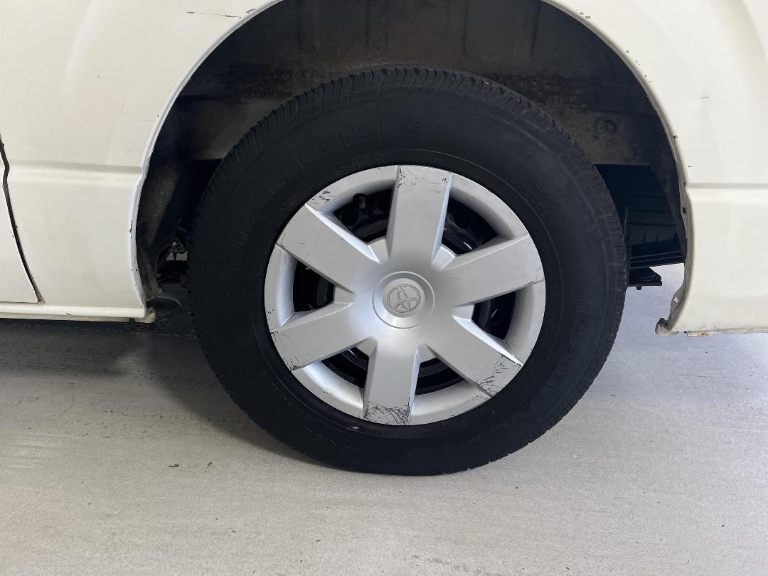 Photo '11' of Toyota Hiace