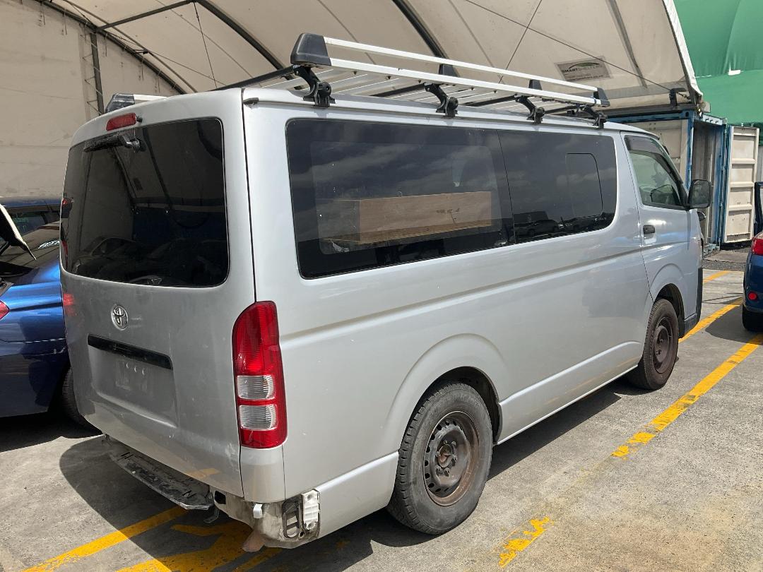 Photo '15' of Toyota Hiace Photo '15' of Toyota Hiace