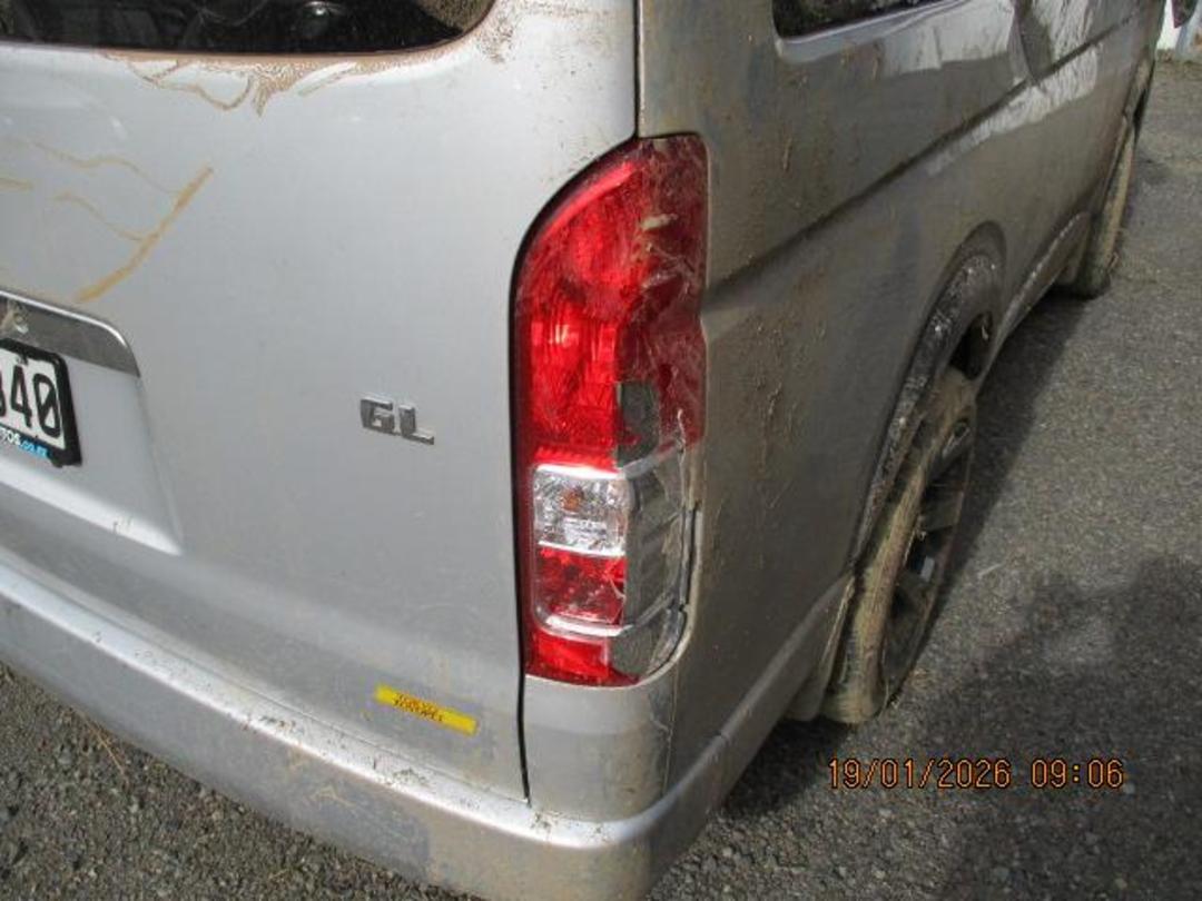 Photo '21' of Toyota Hiace Photo '21' of Toyota Hiace