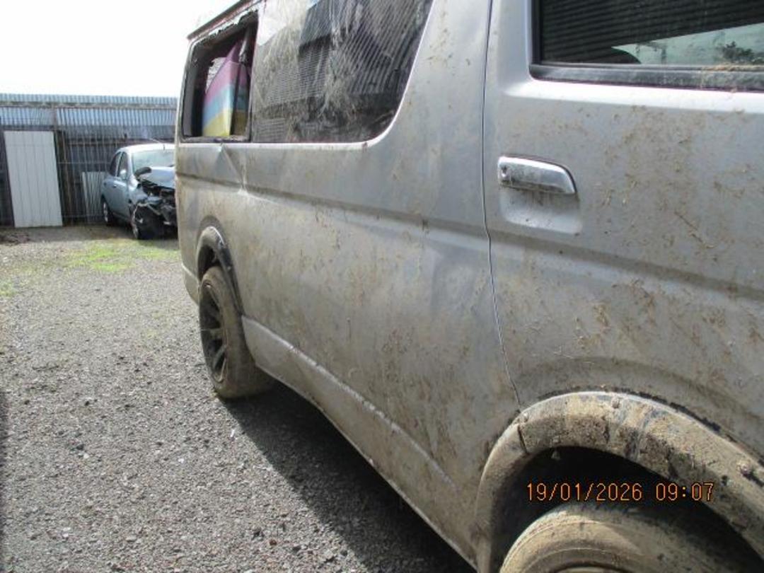Photo '26' of Toyota Hiace Photo '26' of Toyota Hiace