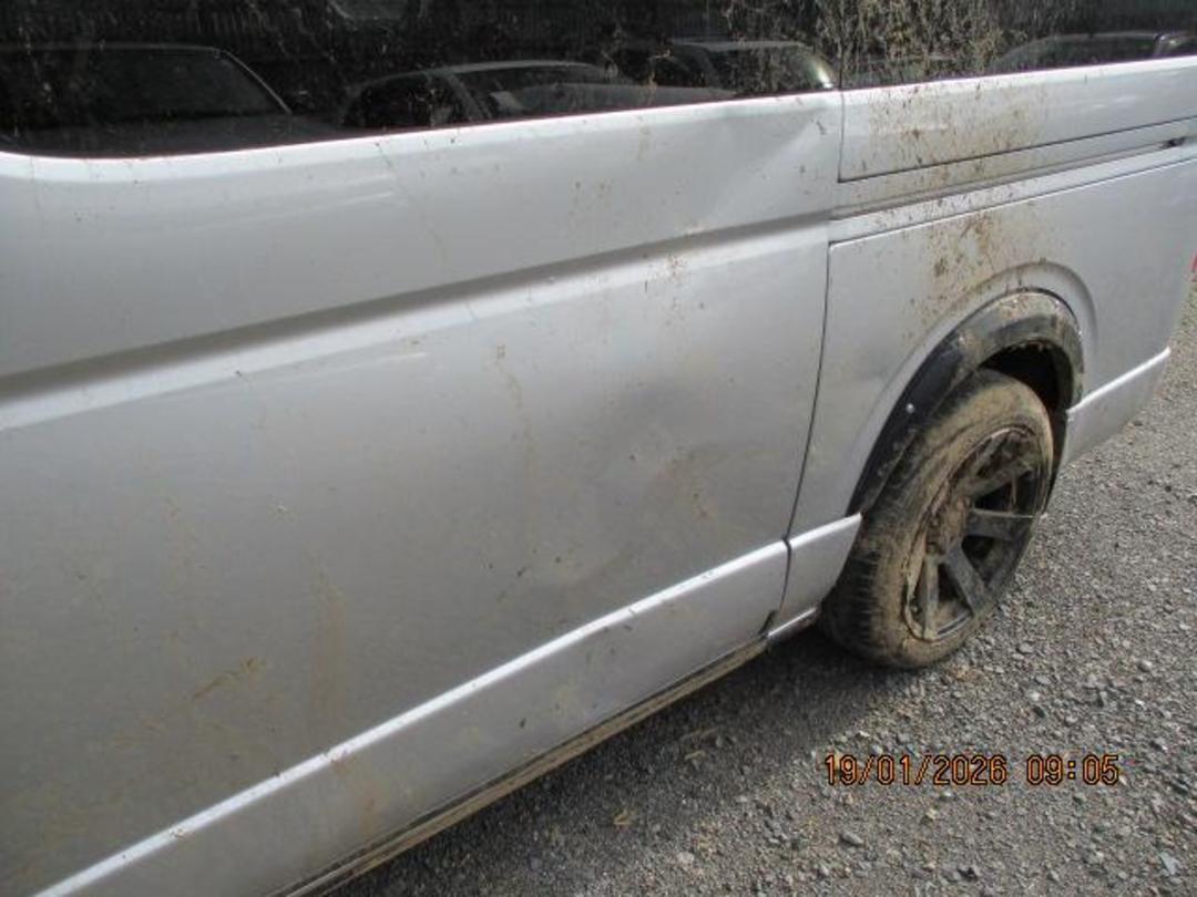 Photo '38' of Toyota Hiace Photo '38' of Toyota Hiace