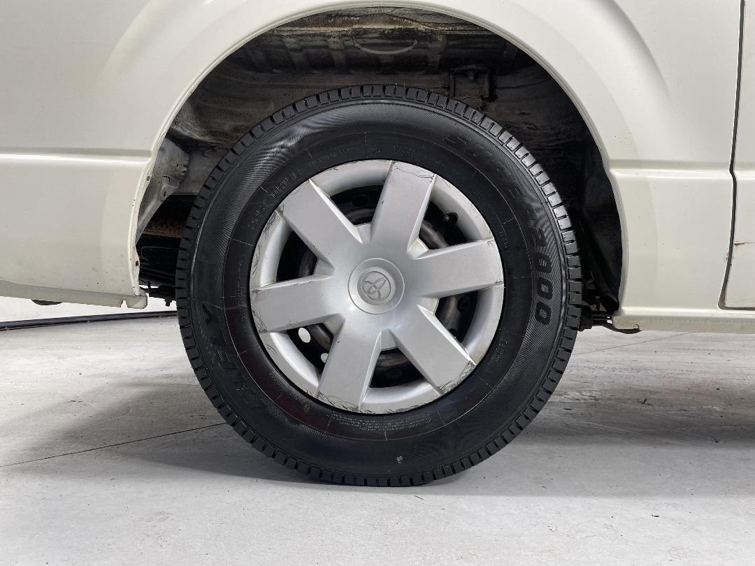 Photo '12' of Toyota Hiace