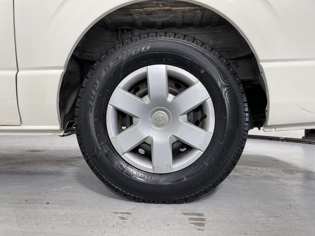 Photo '11' of Toyota Hiace