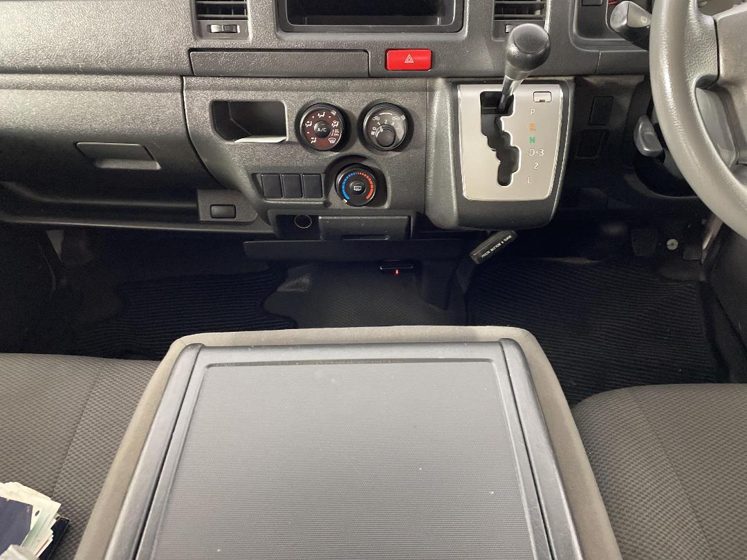 Photo '18' of Toyota Hiace