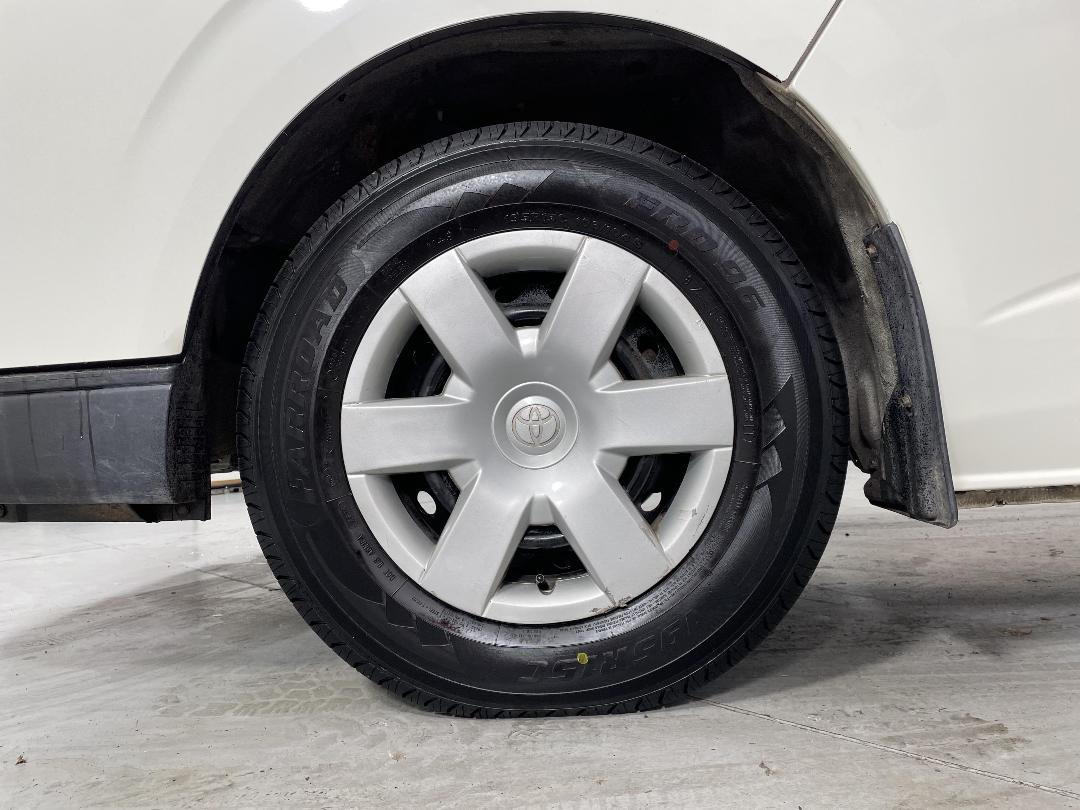 Photo '10' of Toyota Hiace