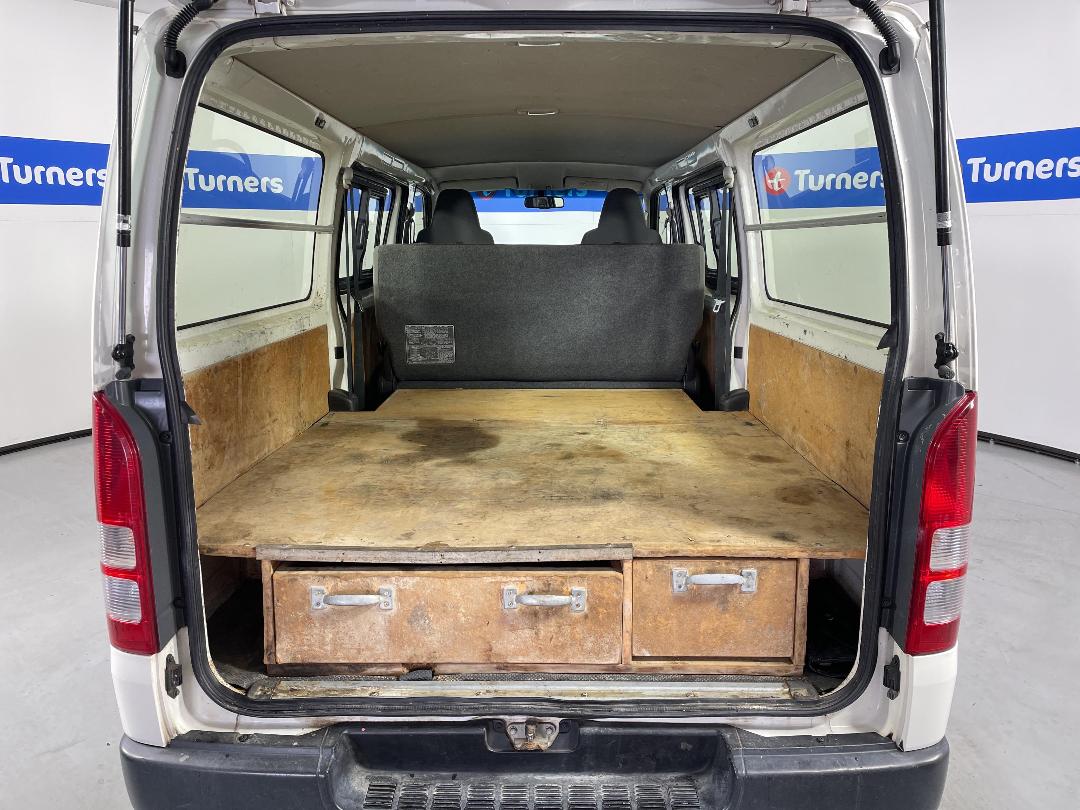 Photo '14' of Toyota Hiace