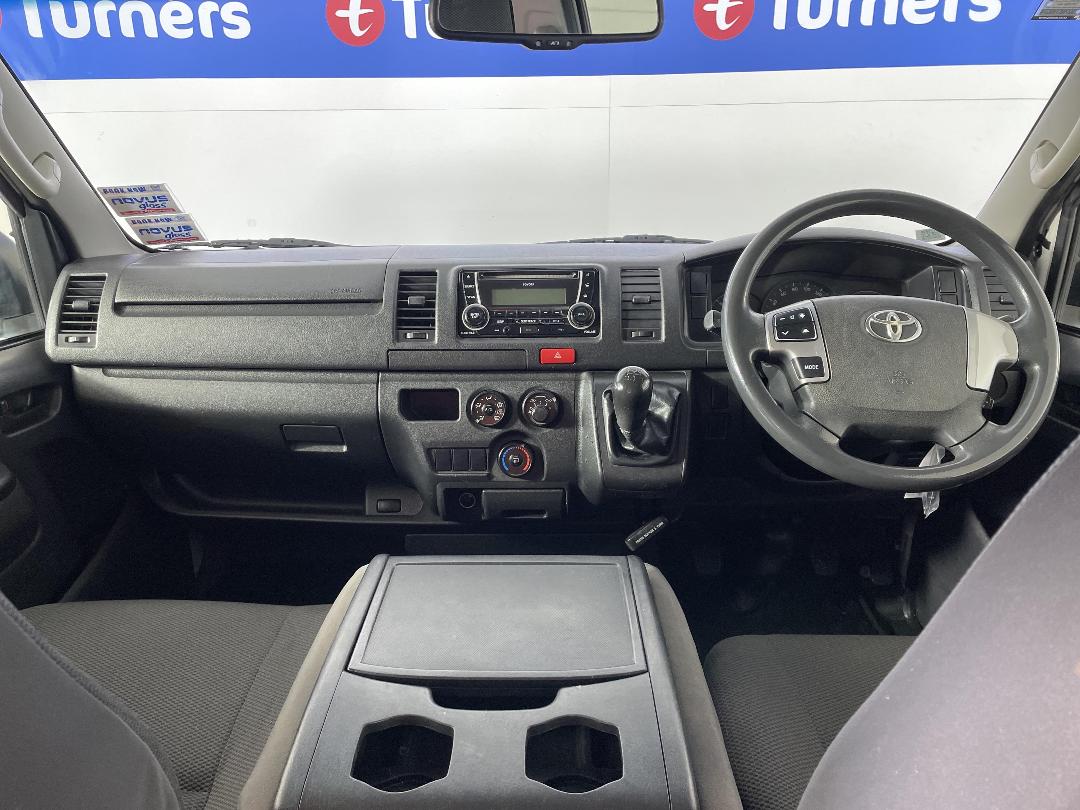 Photo '17' of Toyota Hiace