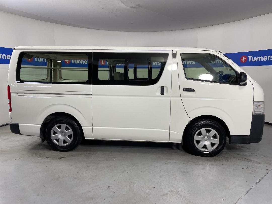 Photo '24' of Toyota Hiace