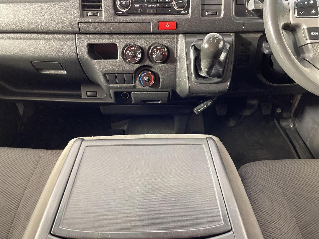 Photo '18' of Toyota Hiace