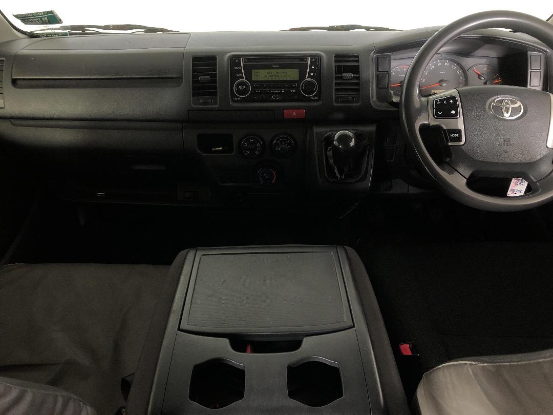 Photo '17' of Toyota Hiace