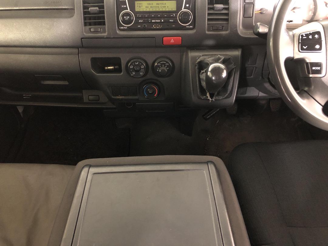 Photo '18' of Toyota Hiace