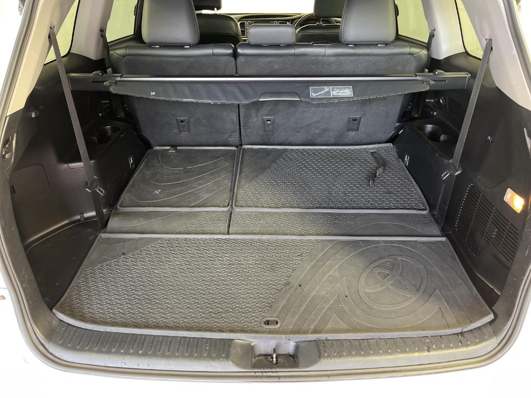 Photo '14' of Toyota Highlander Photo '14' of Toyota Highlander