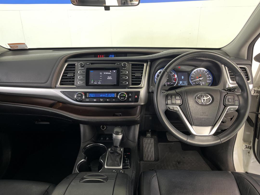 Photo '17' of Toyota Highlander Photo '17' of Toyota Highlander