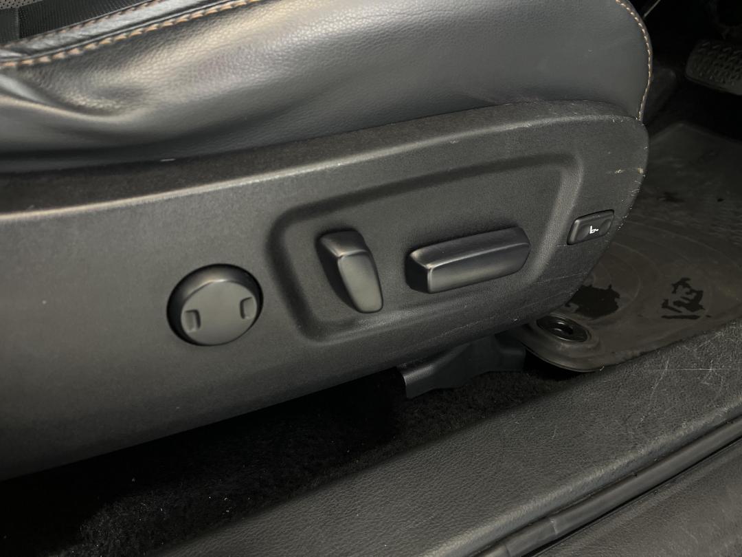 Photo '24' of Toyota Highlander Photo '24' of Toyota Highlander