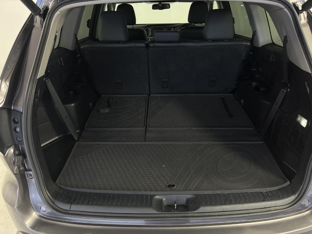 Photo '14' of Toyota Highlander