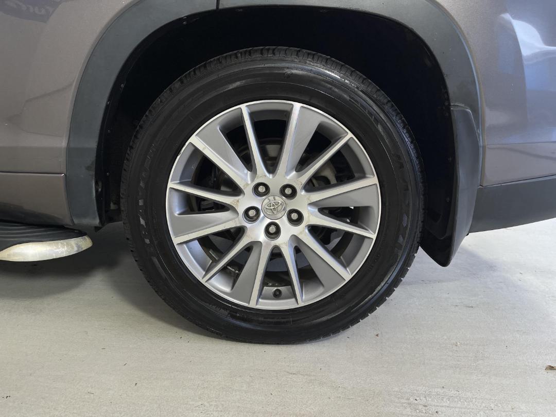 Photo '11' of Toyota Highlander