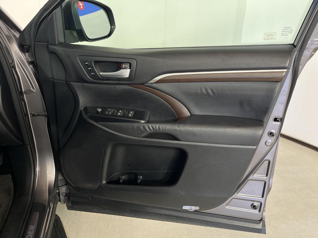 Photo '15' of Toyota Highlander