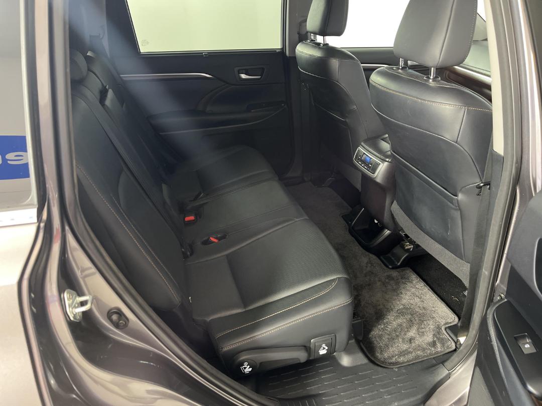 Photo '20' of Toyota Highlander