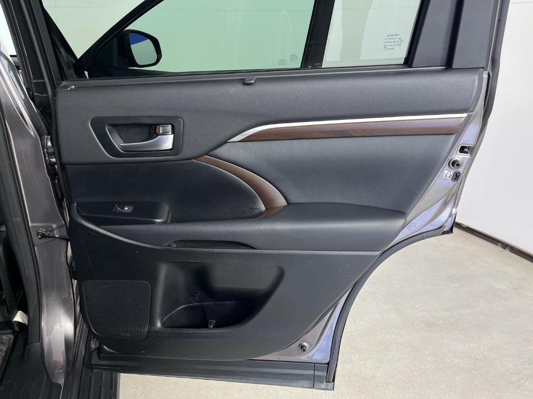 Photo '19' of Toyota Highlander