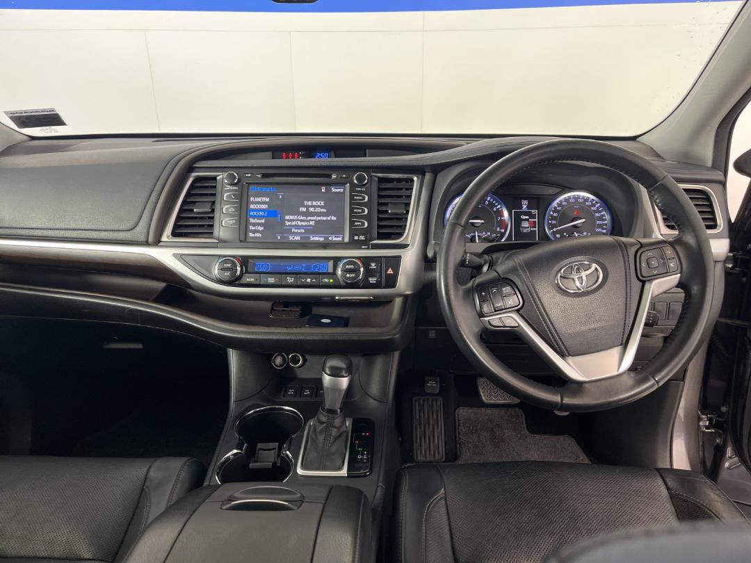 Photo '17' of Toyota Highlander