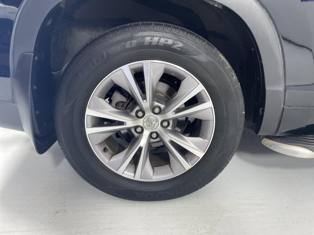 Photo '12' of Toyota Highlander