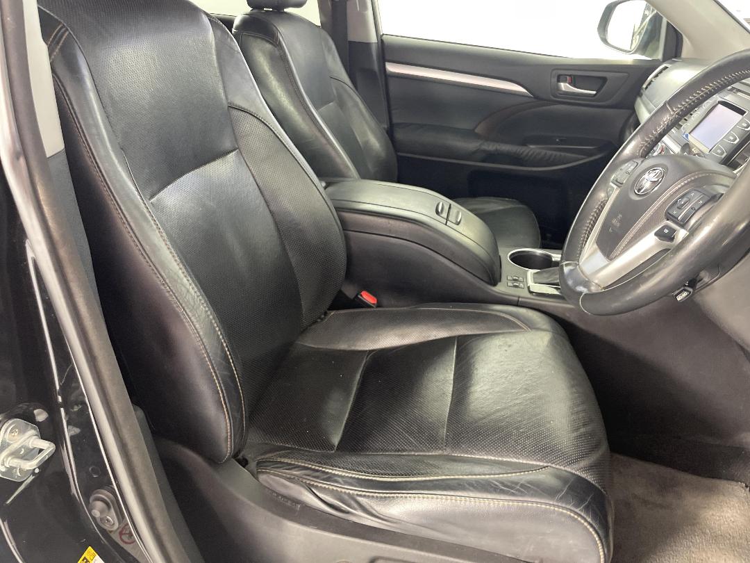 Photo '16' of Toyota Highlander