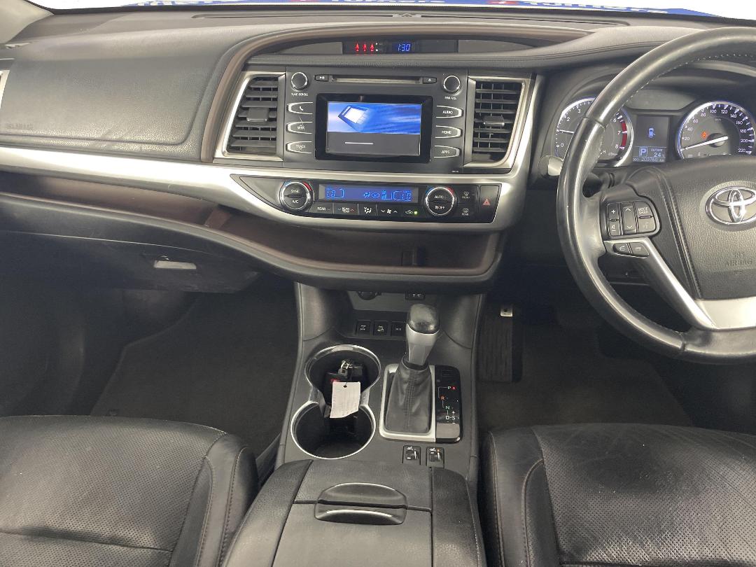 Photo '18' of Toyota Highlander