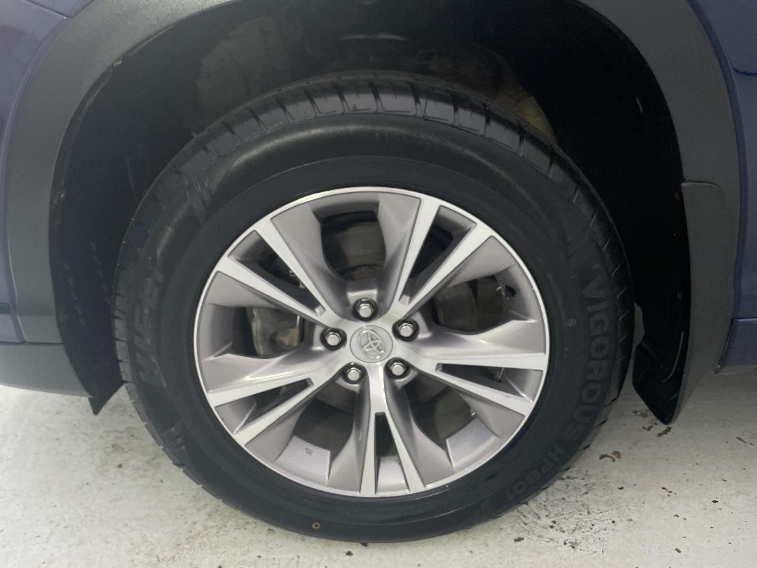 Photo '10' of Toyota Highlander Photo '10' of Toyota Highlander