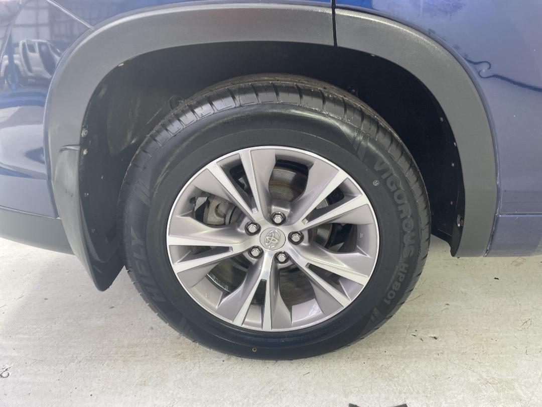 Photo '12' of Toyota Highlander Photo '12' of Toyota Highlander