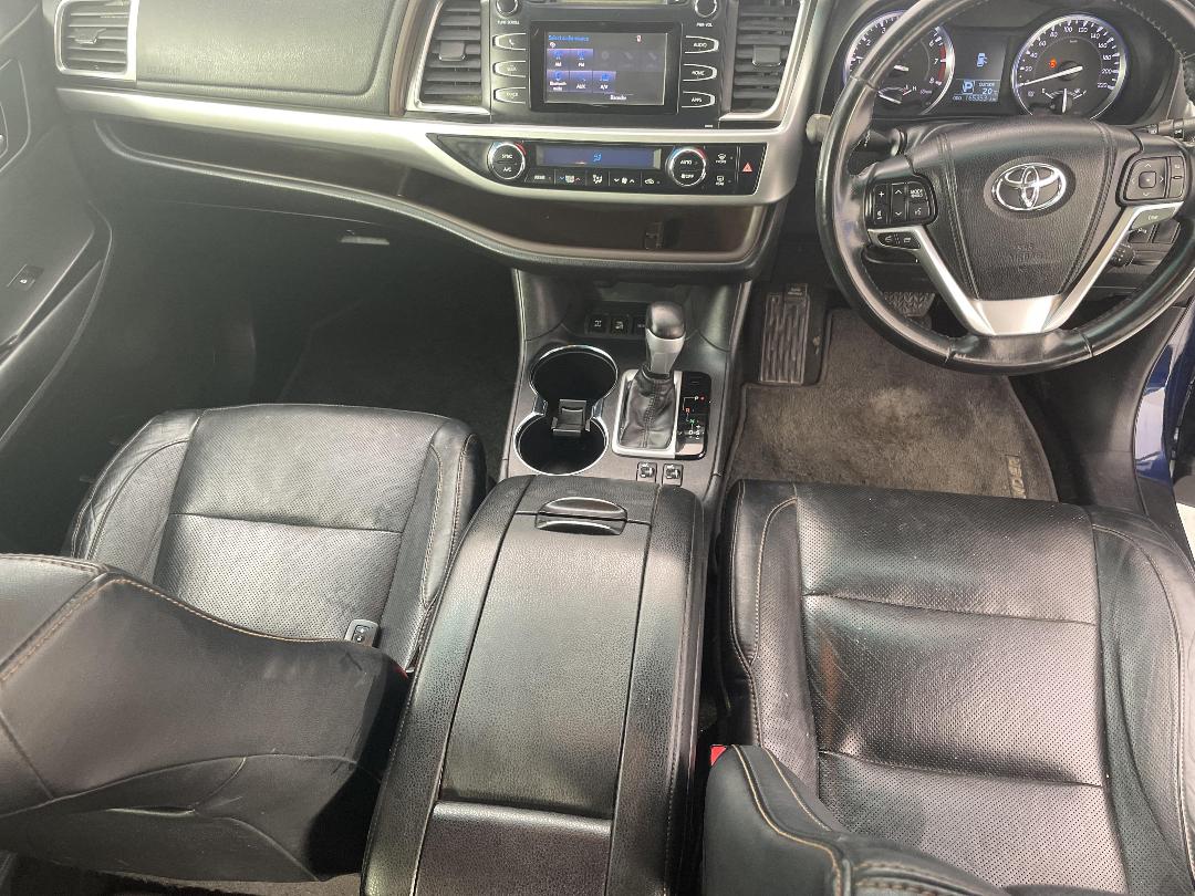 Photo '18' of Toyota Highlander Photo '18' of Toyota Highlander
