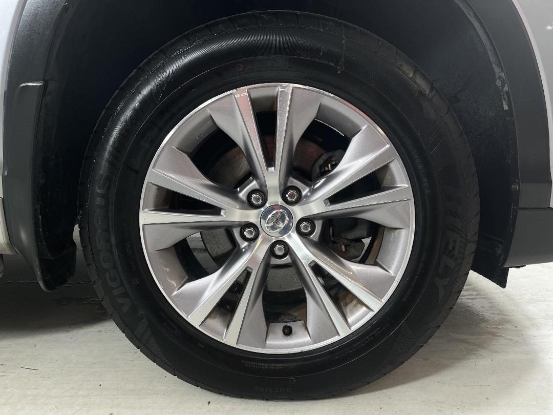 Photo '9' of Toyota Highlander Photo '9' of Toyota Highlander