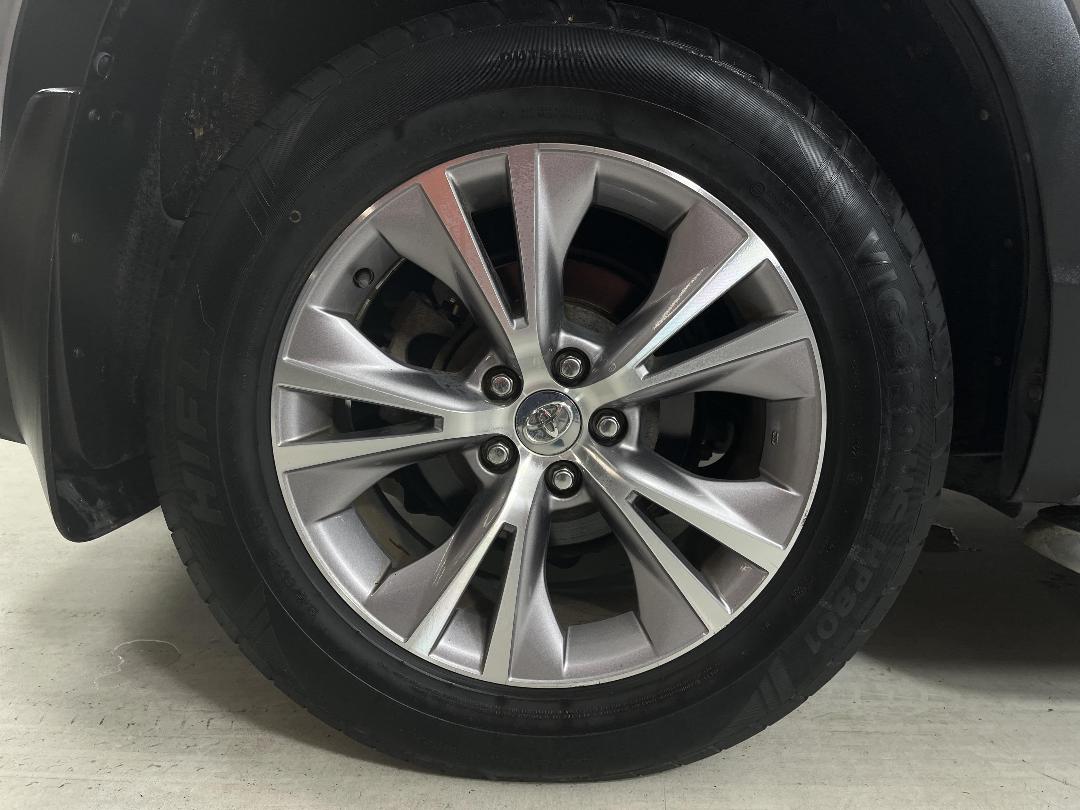 Photo '12' of Toyota Highlander Photo '12' of Toyota Highlander