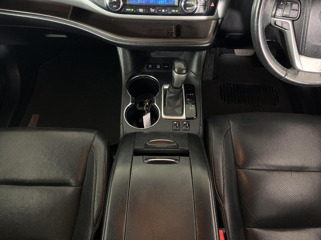 Photo '23' of Toyota Highlander Photo '23' of Toyota Highlander