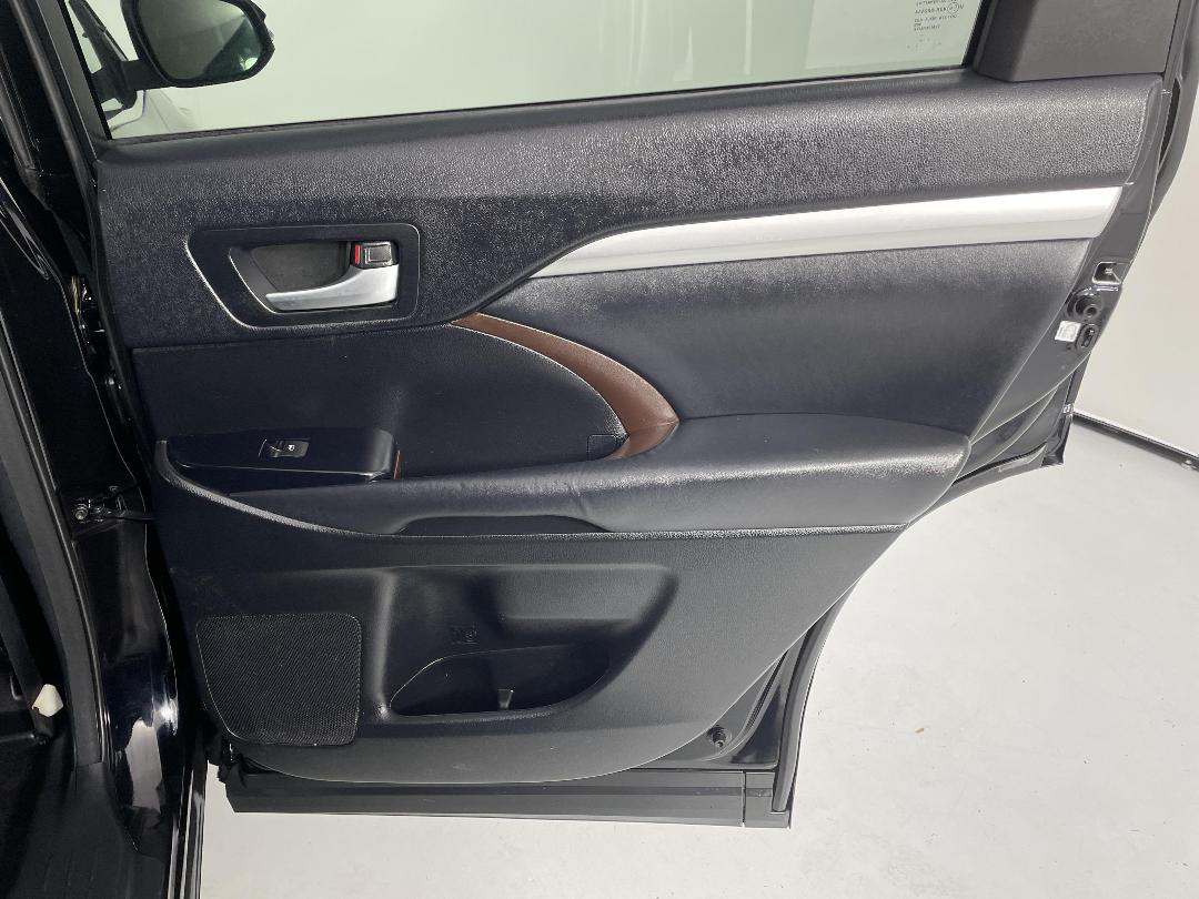 Photo '19' of Toyota Highlander