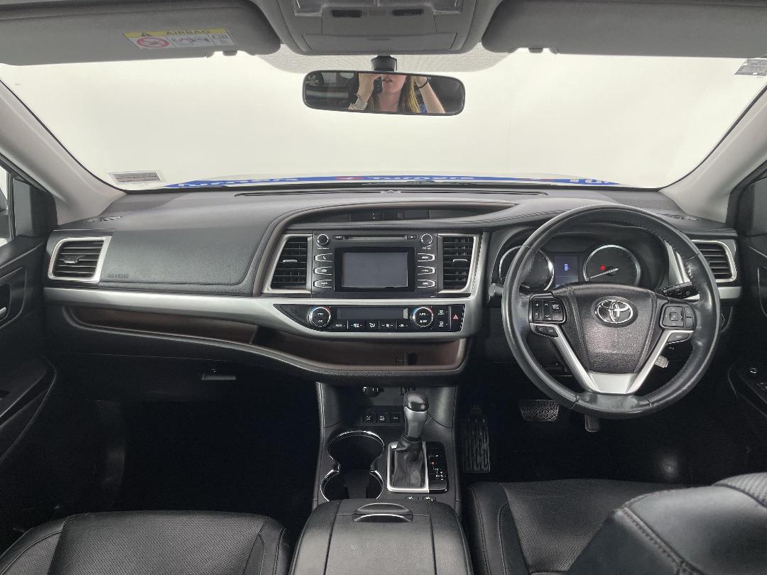 Photo '17' of Toyota Highlander