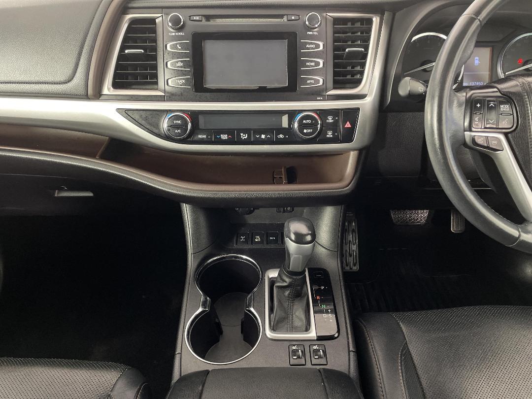 Photo '18' of Toyota Highlander