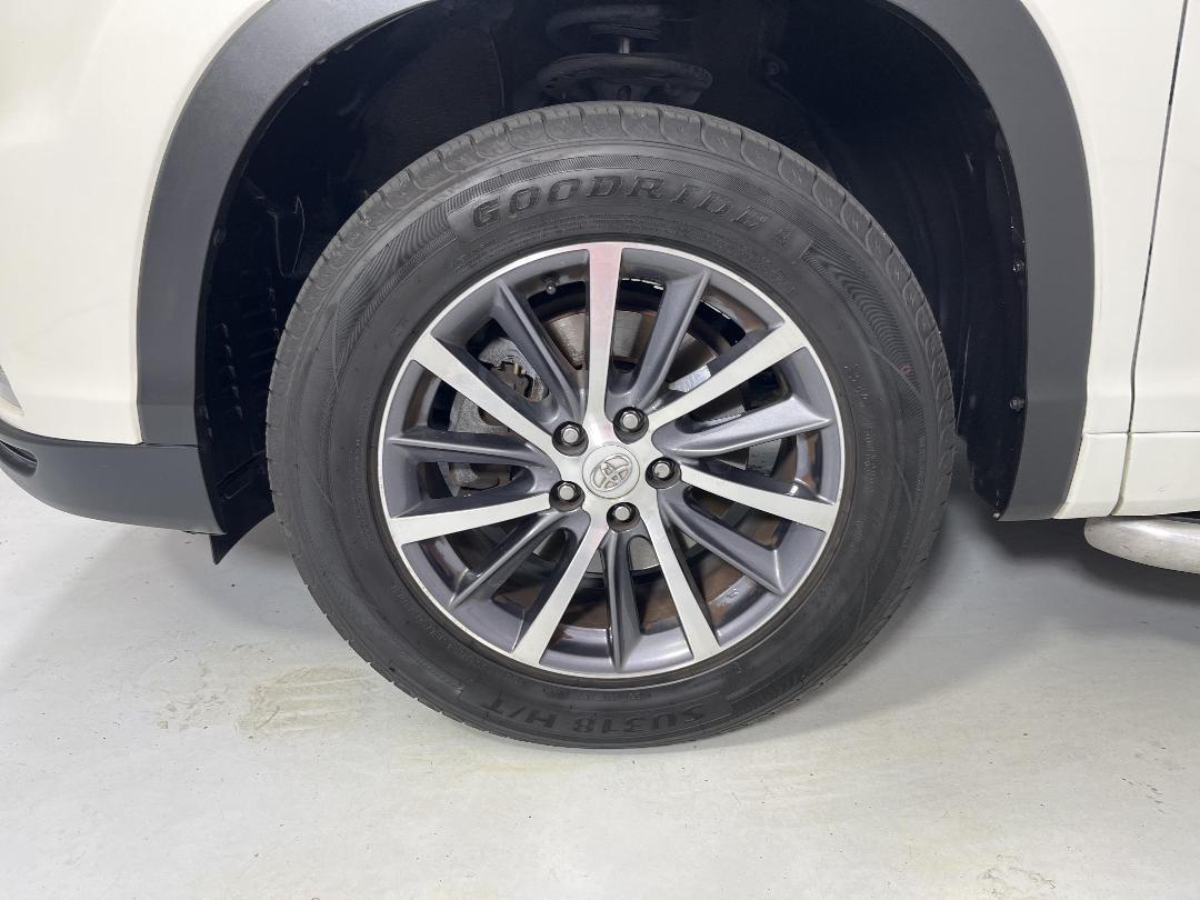 Photo '10' of Toyota Highlander