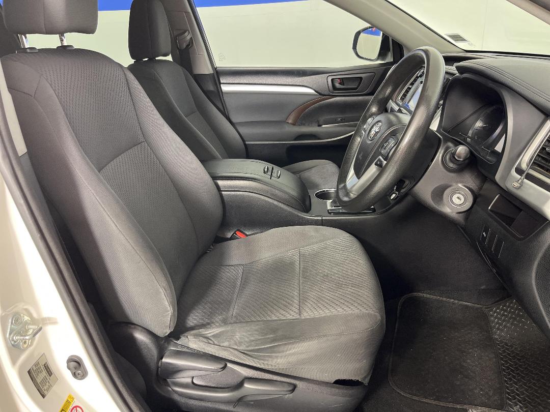 Photo '16' of Toyota Highlander