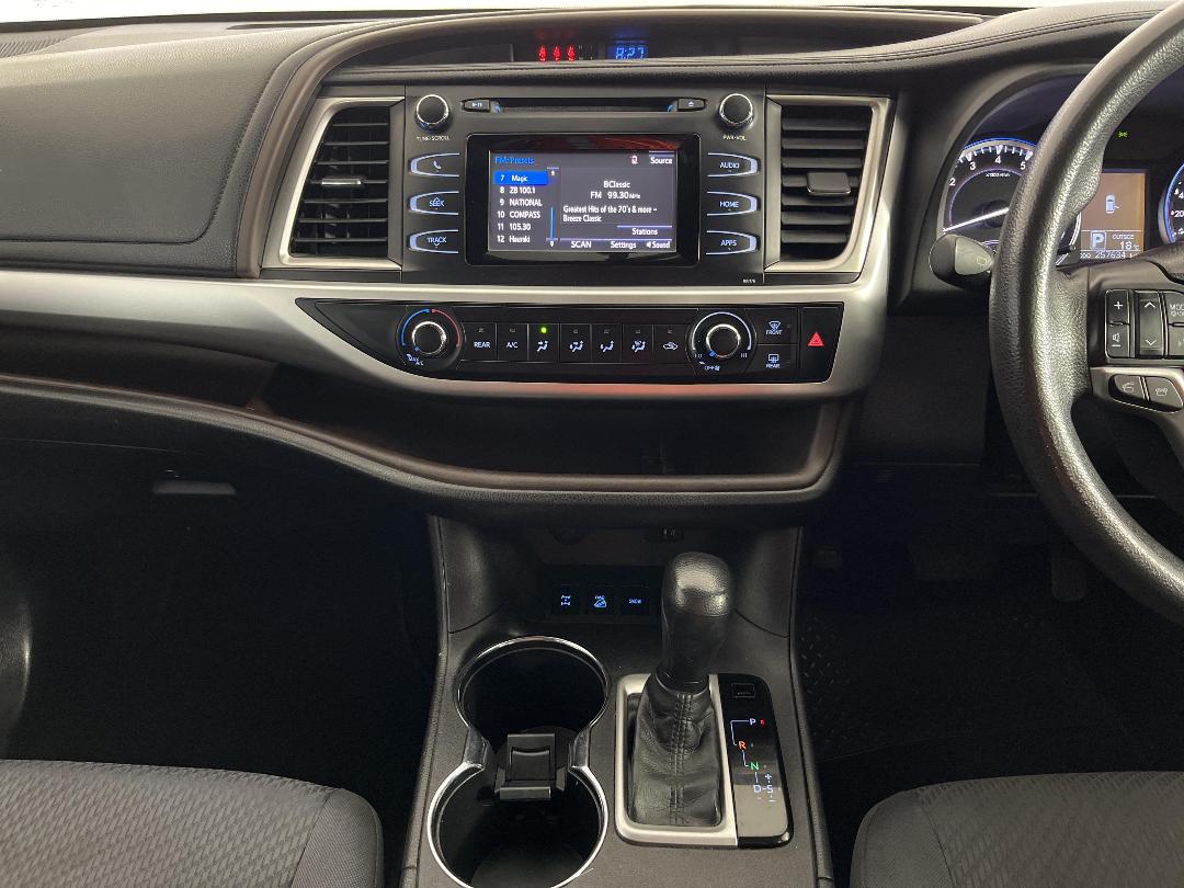 Photo '18' of Toyota Highlander