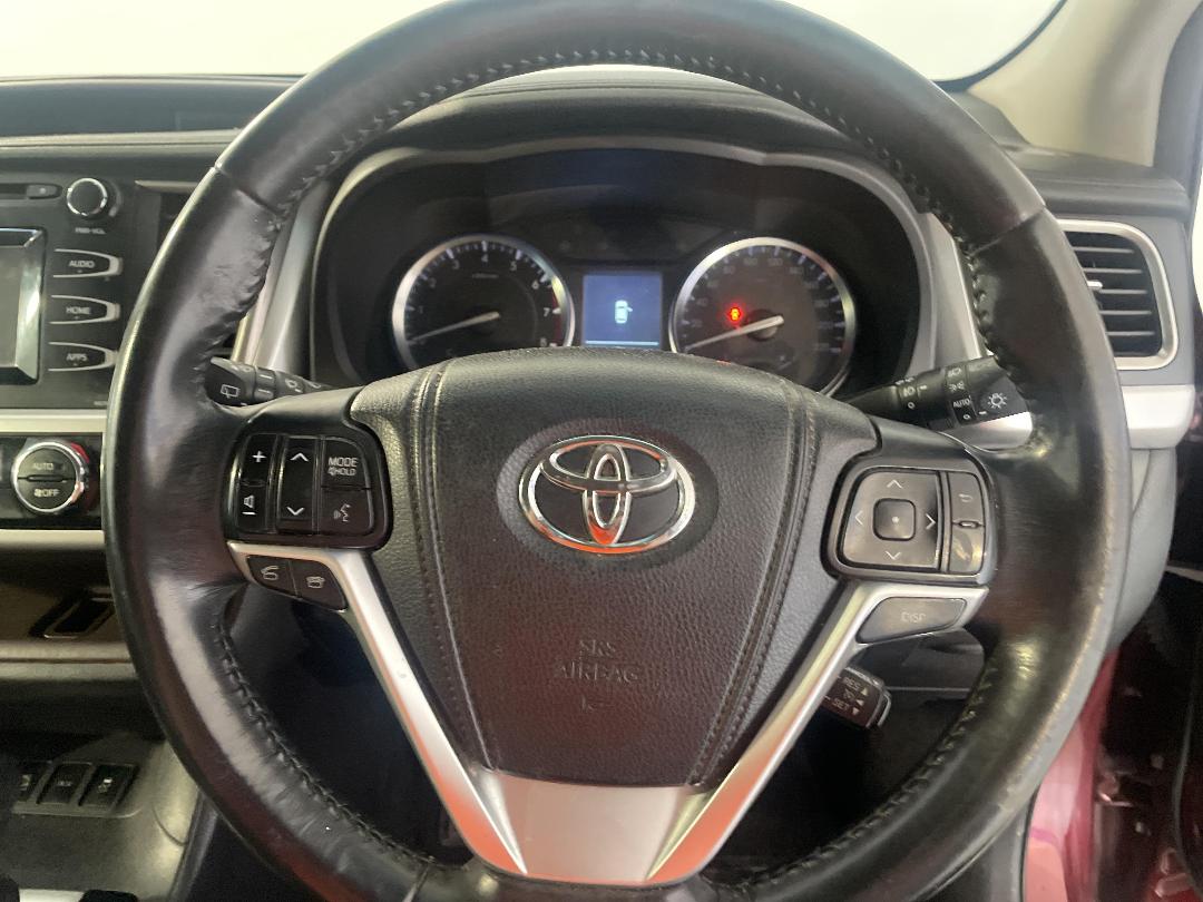 Photo '28' of Toyota Highlander