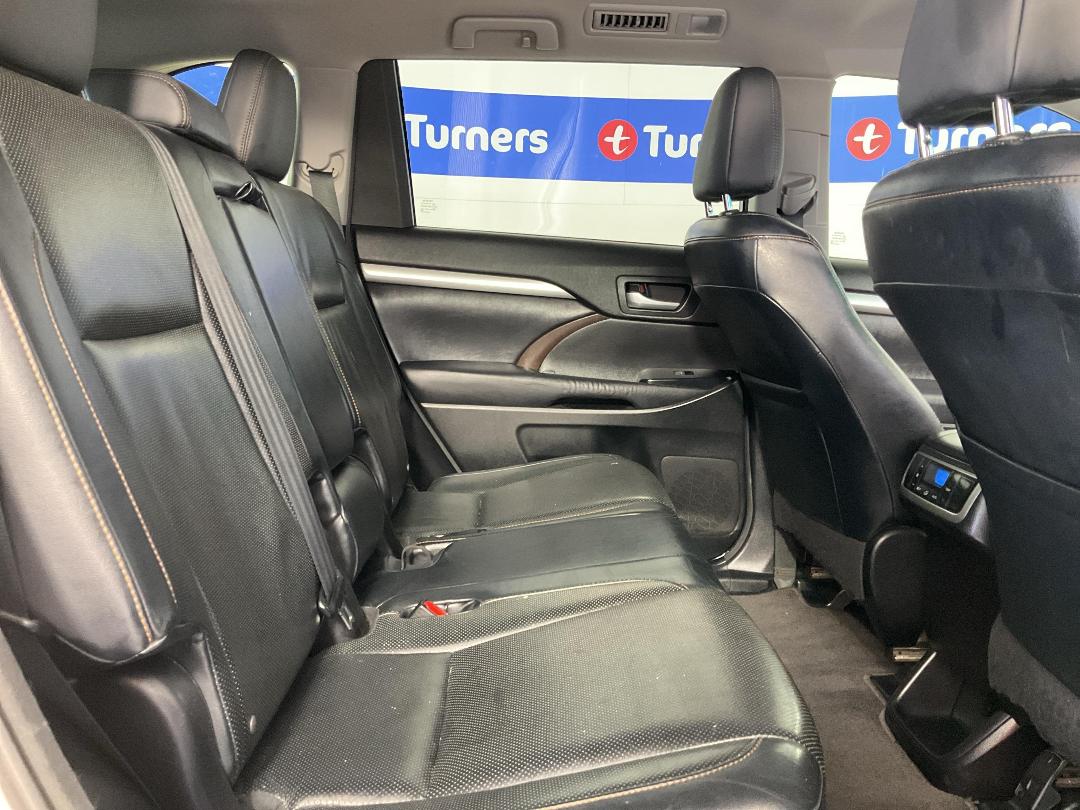 Photo '20' of Toyota Highlander