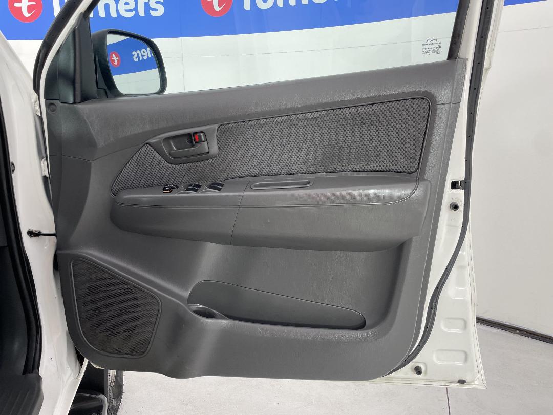 Photo '15' of Toyota Hilux