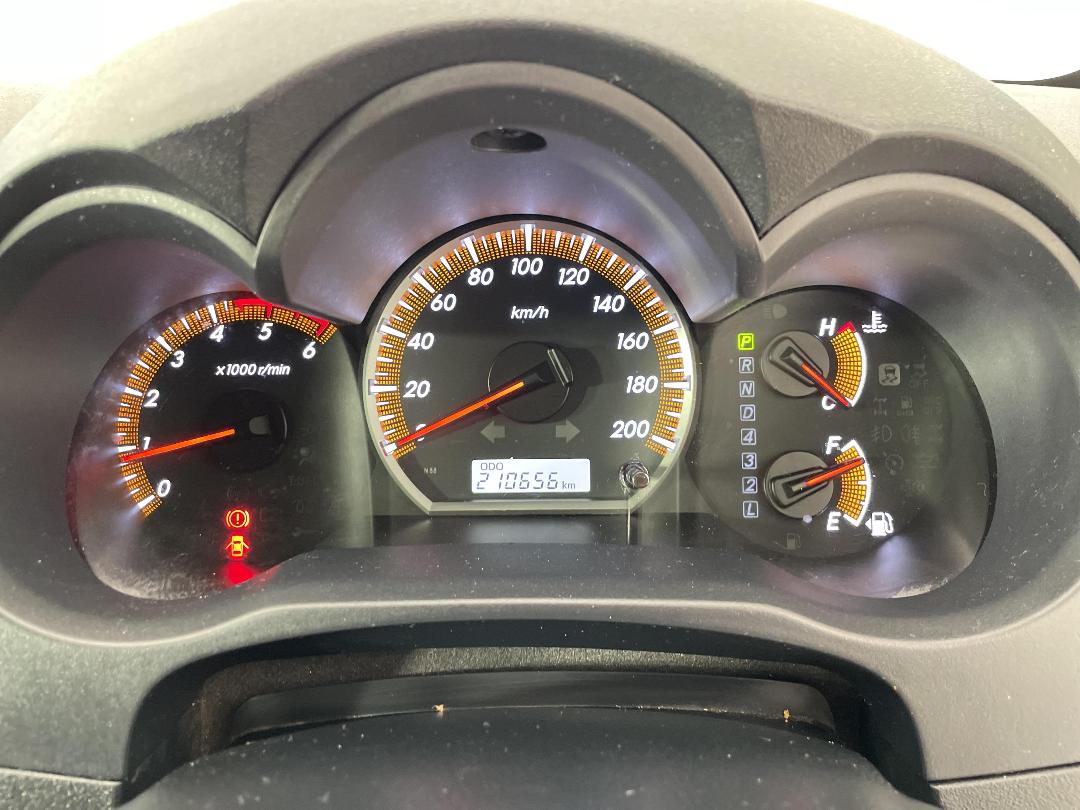 Photo '21' of Toyota Hilux