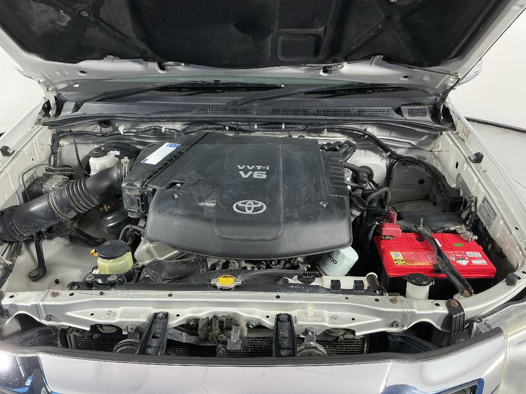 Photo '13' of Toyota Hilux